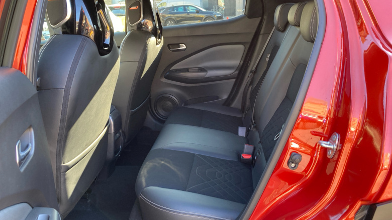 Nissan Juke 1.0 DiG-T 114 Tekna 5dr Petrol Hatchback